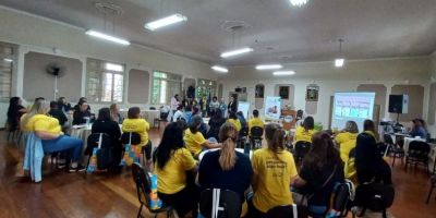 Professores de escolas municipais de Camaquã participam de habilitação inicial na metodologia do programa “A União faz a Vida”