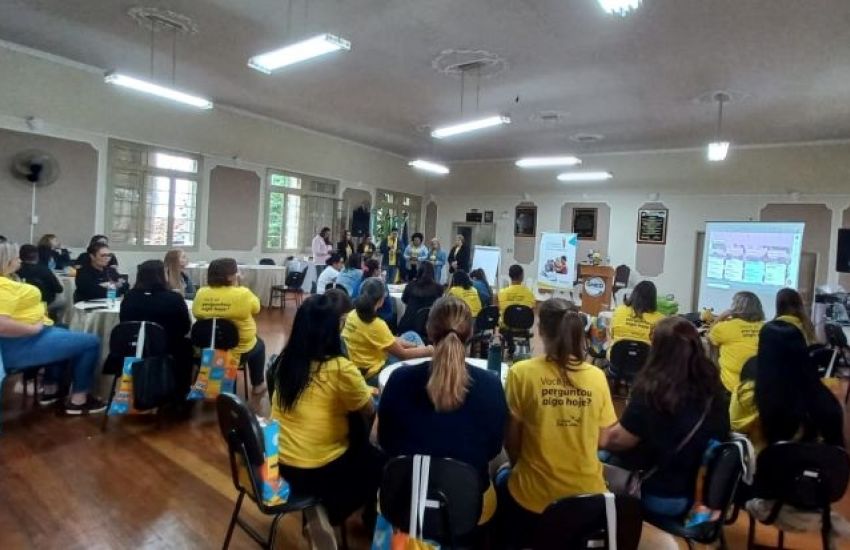 Professores de escolas municipais de Camaquã participam de habilitação inicial na metodologia do programa “A União faz a Vida” 