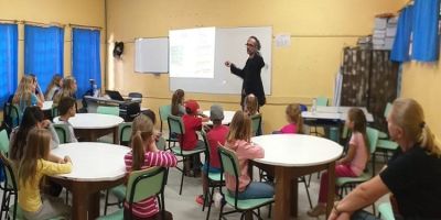 Furg de São Lourenço do Sul realiza curso sobre minhocultura em escola da zona rural 