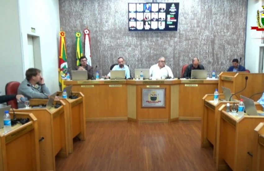 Câmara de Camaquã aprova em segundo turno projeto que altera idade de aposentadoria dos servidores municipais 