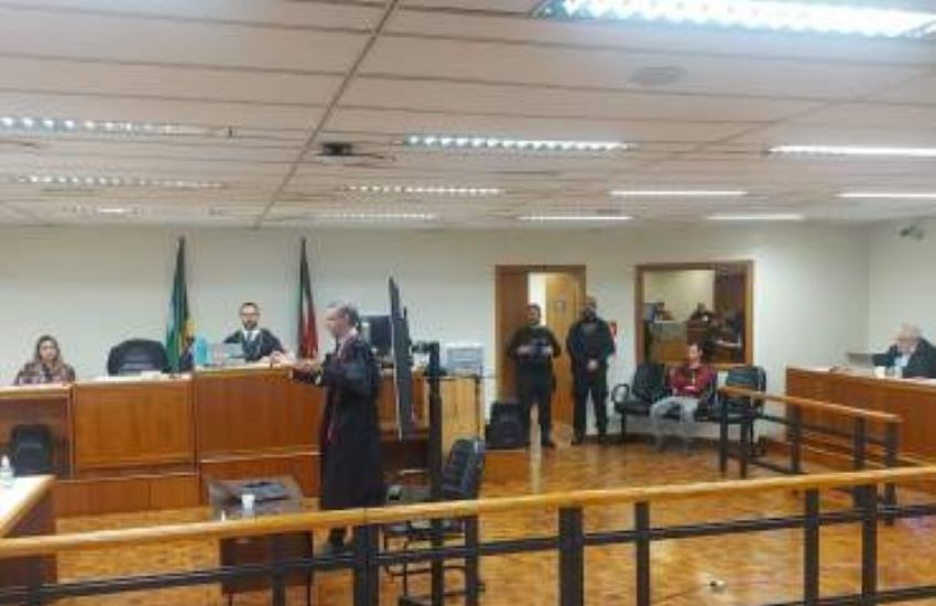 Homem é condenado a mais de 24 anos de prisão por tentativa de feminicídio em Pelotas 