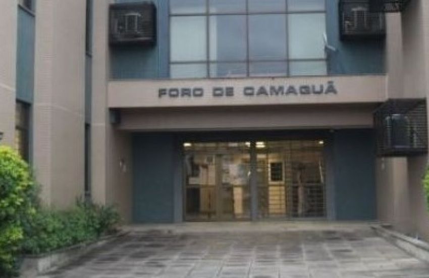 Justiça conclui primeira fase do julgamento de réu por abuso sexual de duas meninas em Camaquã 
