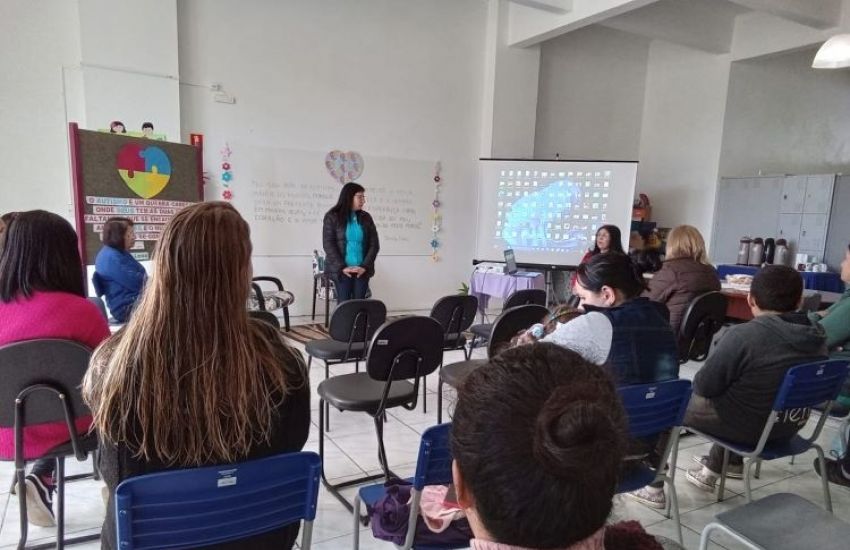 Primeiro encontro de mães de alunos com autismo acontece em Dom Feliciano 