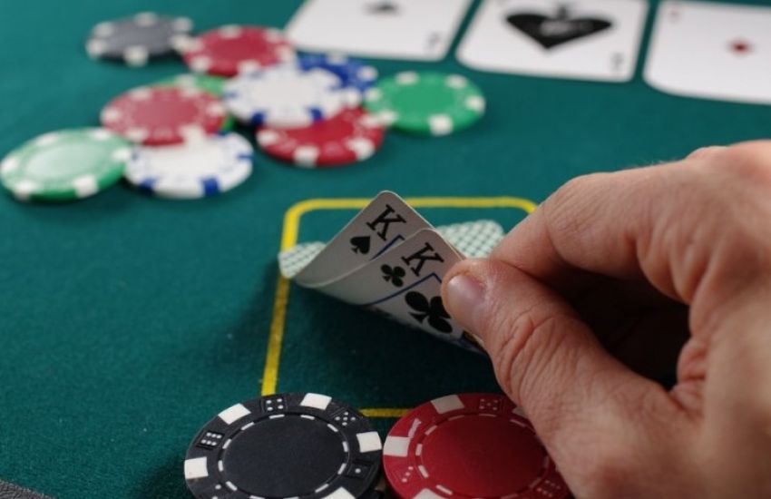 Como Jogar Poker como um Profissional: 3 Estratégias Simples para Iniciantes 