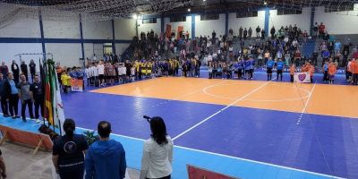 Confira como foi a abertura da Taça Camaquã de Futsal de categoria de base  