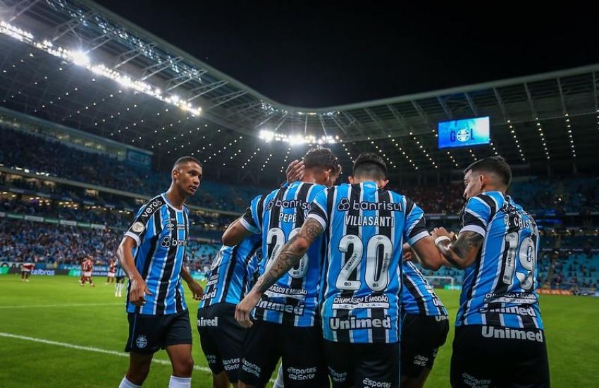 Grêmio vira o jogo sobre Flamengo e volta a vencer no Brasileirão 