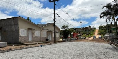 Prefeitura de Camaquã realiza calçamento no bairro Dona Tereza   