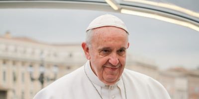 Papa Francisco defende proibição da barriga de aluguel  