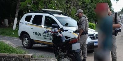 Abordagem policial resulta no guinchamento de motocicleta em Camaquã