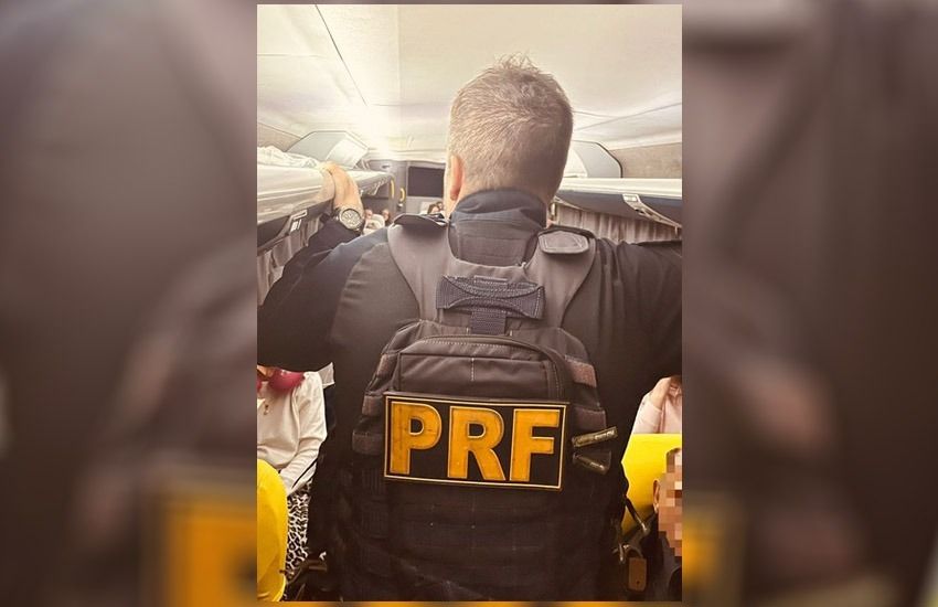 PRF prende homem por importunação sexual contra menor de idade em ônibus que viajava para Porto Alegre 