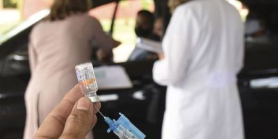 Secretaria da Saúde de Tapes informa atraso na entrega de vacinas bivalente contra covid-19