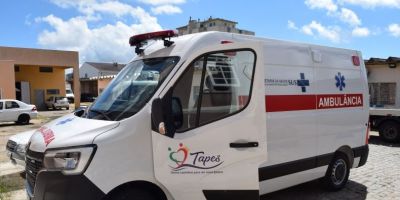 Secretaria da Saúde recebe nova ambulância para atendimento da população em Tapes