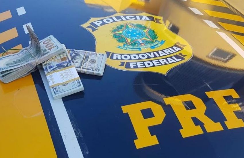 PRF apreende 30 mil dólares sem procedência escondidos em carro na BR-290 em Eldorado do Sul 