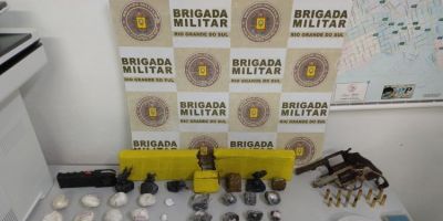 Após denúncia, BM realiza grande apreensão de armas, munições e drogas em São Lourenço do Sul