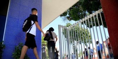 Governo brasileiro lança Fies Social para estudantes de baixa renda     