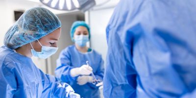 Primeira cirurgia de transposição uterina do RS é realizada em Porto Alegre   