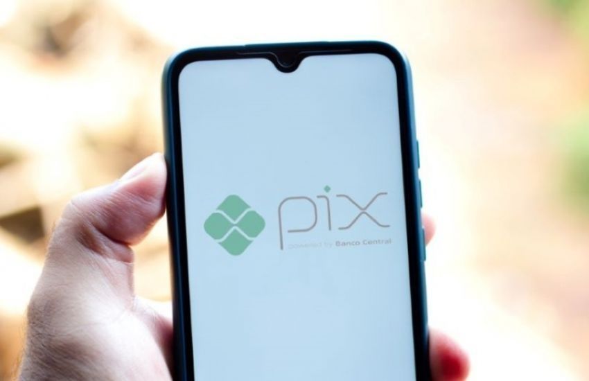 Pix bate recorde e supera 200 milhões de transações em um dia 