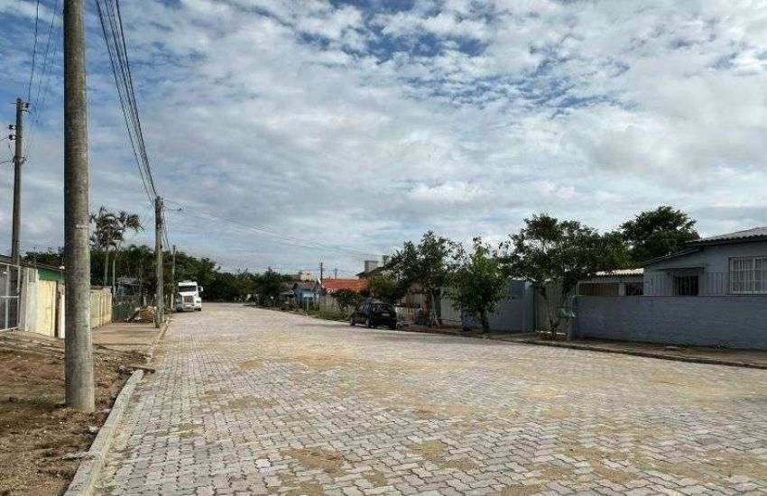 Prefeitura de Camaquã conclui obras de calçamento na Rua Celeste Vezani, no bairro São José 