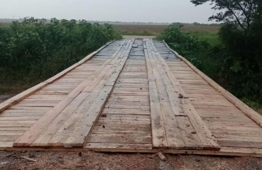 Prefeitura de Camaquã realiza reconstrução em ponte no Banhado do Colégio    