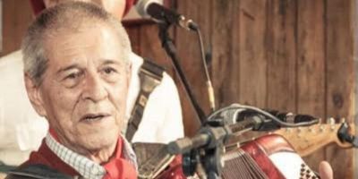 Albino Manique, músico tradicionalista gaúcho, morre aos 80 anos   