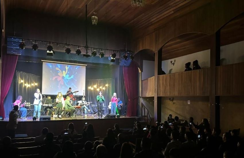 “Espetáculo Inclusão” foi realizado na última terça no Cine Teatro Coliseu, em Camaquã 