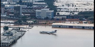 Aeroporto de Porto Alegre permanece fechado por tempo indeterminado     