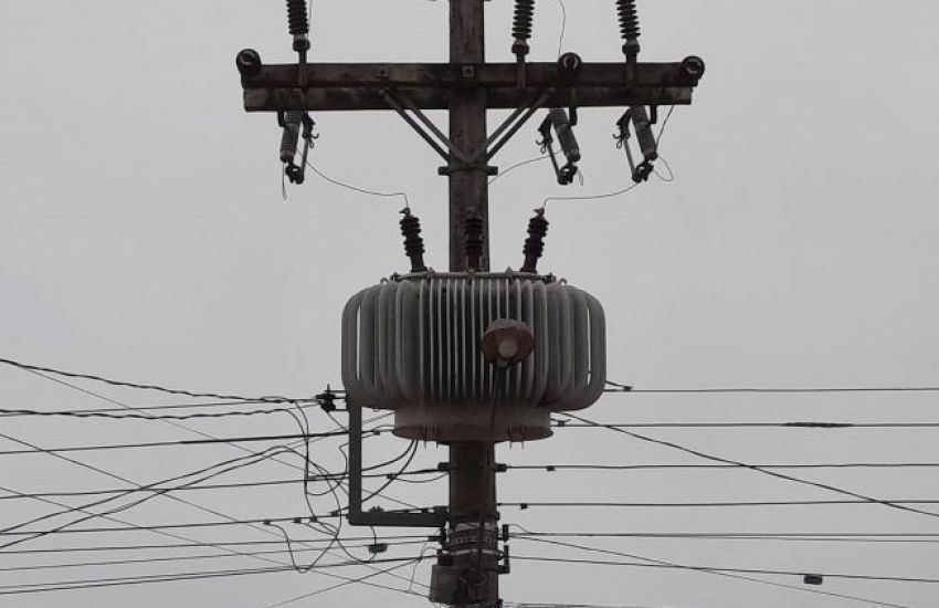 Cerca de 198 mil clientes da CEEE Equatorial ainda estão sem energia elétrica 