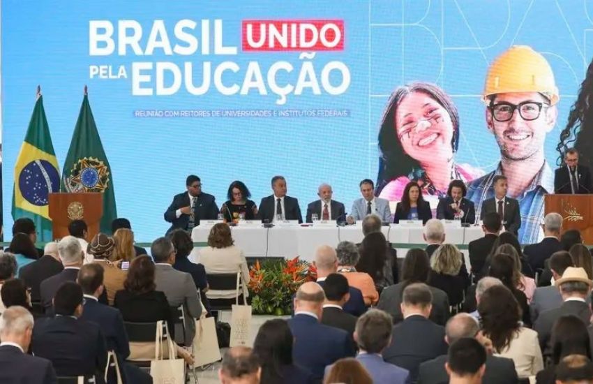 Governo brasileiro anuncia R$ 5,5 bilhões para obras e novos campi universitários    