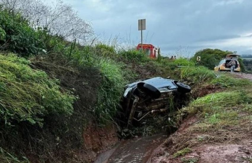 Homem morre em acidente de trânsito e corpo é levado pela correnteza das chuvas no RS 