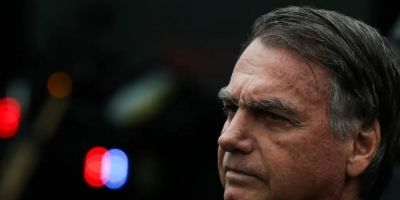 Moraes nega pedido da defesa e mantém prisão domiciliar de Bolsonaro