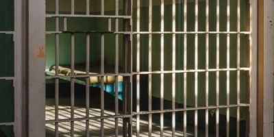 Homem é condenado por matar namorada com espada e carbonizar corpo em lareira no RS