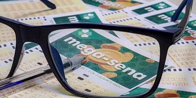 Mega-Sena acumula para R$ 50 milhões; sorteio será na terça (20)