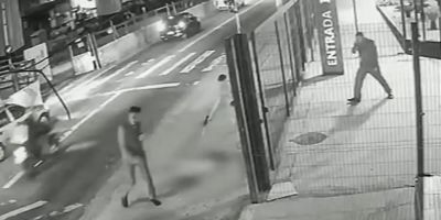 Cachorro é morto com dez tiros em frente a ponto de ônibus em SP